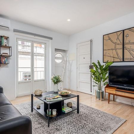 Lapa 3Bdr Duplex W/ Balcony By Lovelystay Lissabon Buitenkant foto