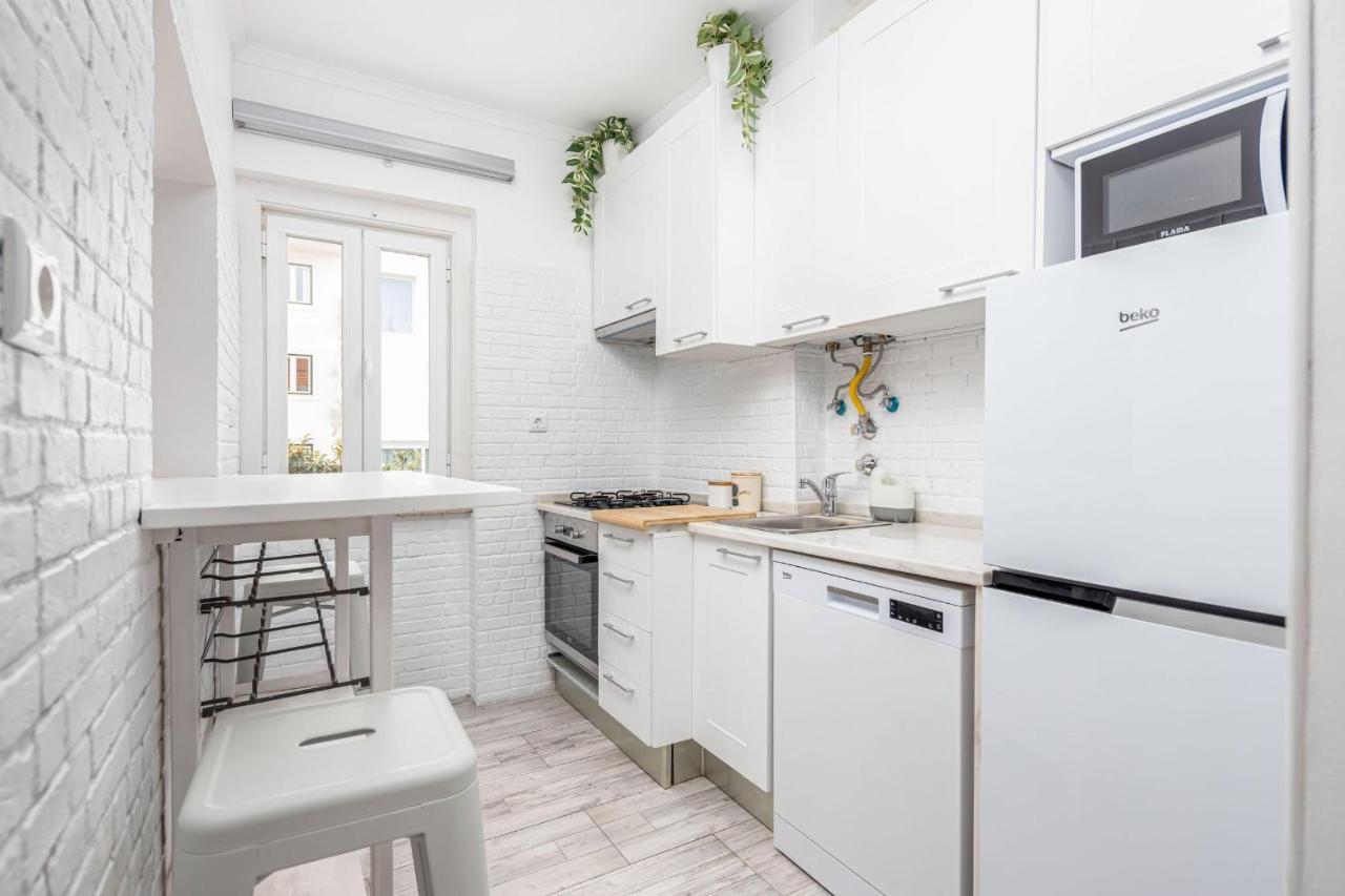 Lapa 3Bdr Duplex W/ Balcony By Lovelystay Lissabon Buitenkant foto