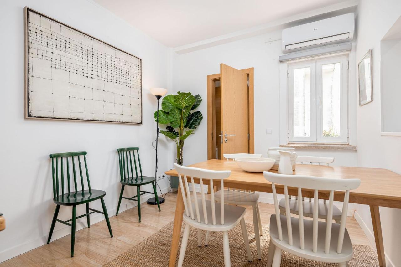 Lapa 3Bdr Duplex W/ Balcony By Lovelystay Lissabon Buitenkant foto
